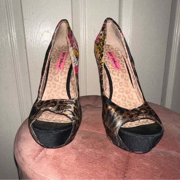 Betsey Johnson stiletto heels - Picture 2 of 6